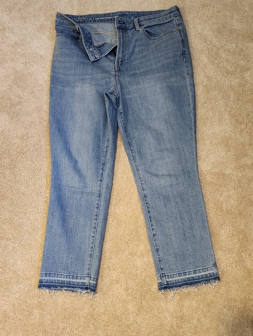 Talbots Medium Blue Cropped Straight-Leg Jeans with Frayed Hem